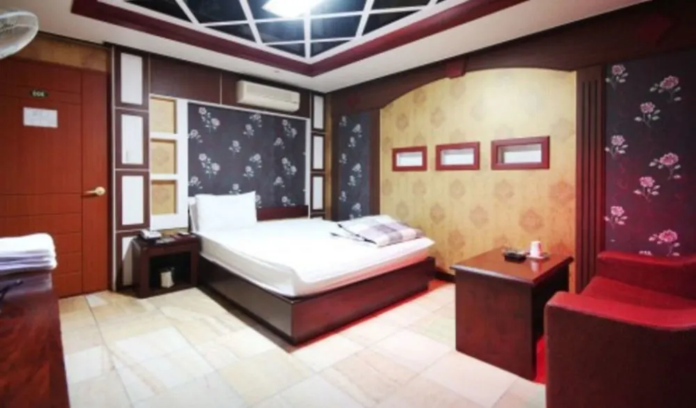 Plus Motel Busan
